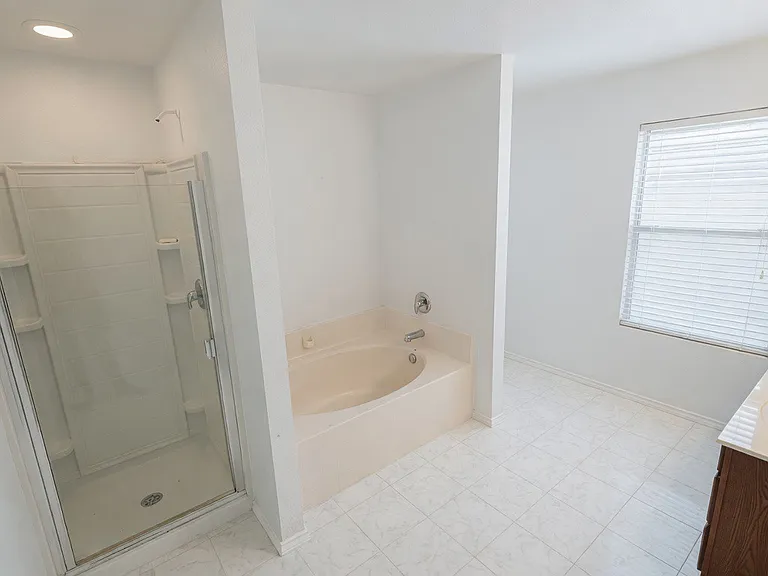 8440 Shallow Creek Dr — Photo 10