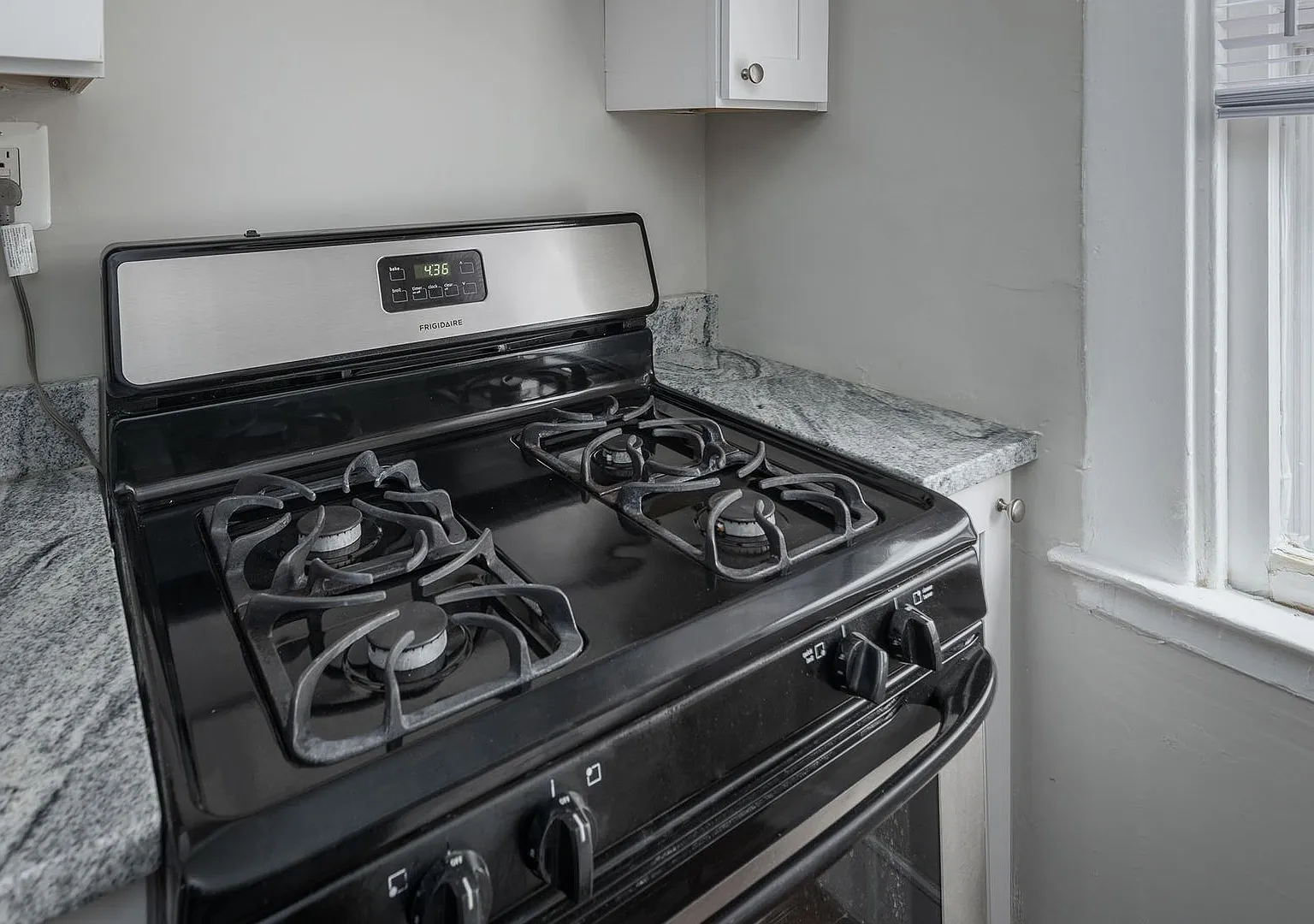 3220 Bayonne Ave — Photo 4