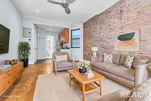 Rented by REAL New York | media 7