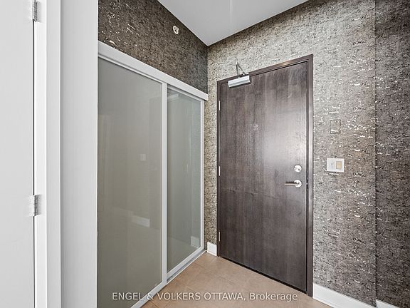 4th image of 1035 Bank St #110