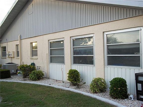 3rd image of 301 Hickory Stick Ct