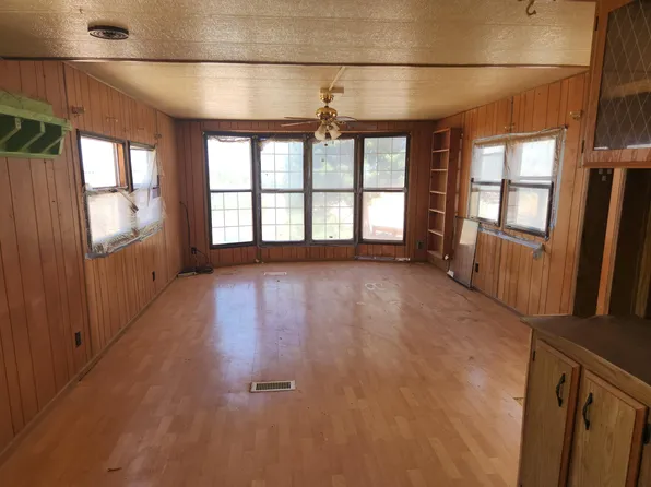 22 Jennifer St, Belen, NM 87002