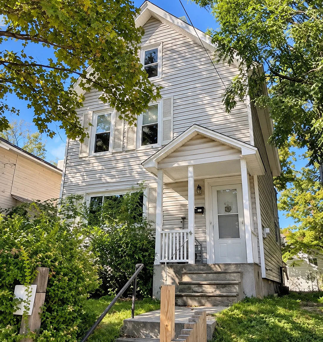 40 Seminary Ave — Photo 1