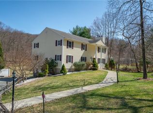 621 Union Valley Rd, Mahopac, NY 10541