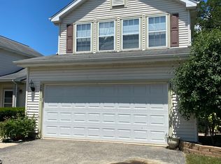 28710 Sawmill Ln, Lakemoor, IL 60051