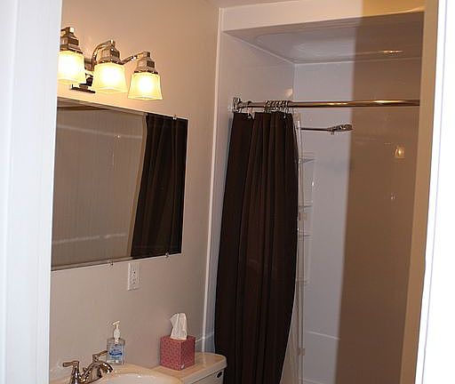 4th image of 160 Shull Ave