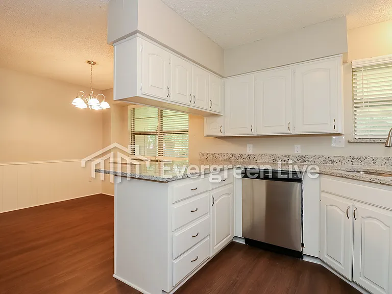 2417 Meadow Vw — Photo 7