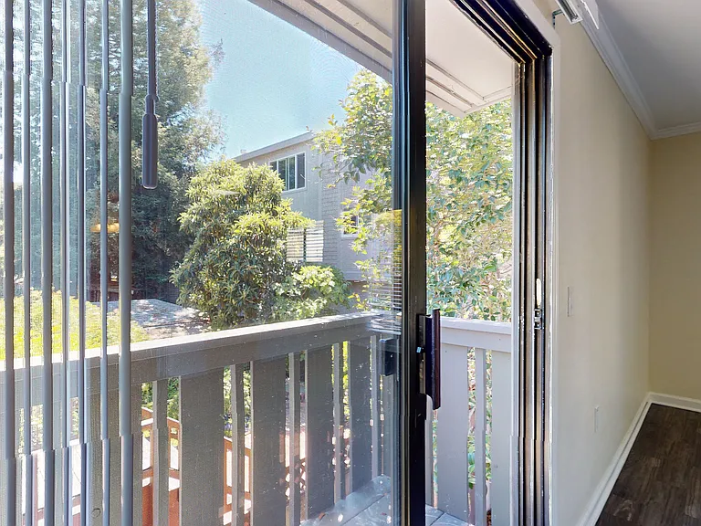 107 Marin St #10 — Photo 7