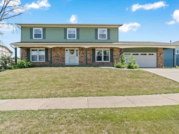 3935 Rollingwood Dr NW, Cedar Rapids, IA 52405