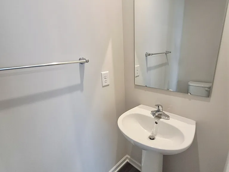 130 Robinia Rd — Photo 9