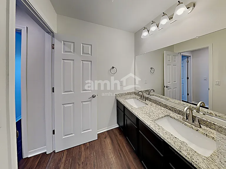 743 W Calle Ocarina — Photo 19