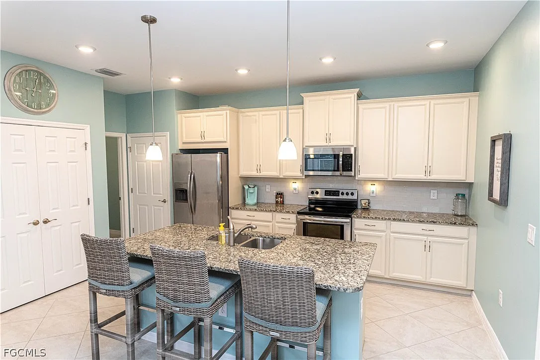2 bed, 2.0 bath, 1527 sqft, $3,500 — Photo 4
