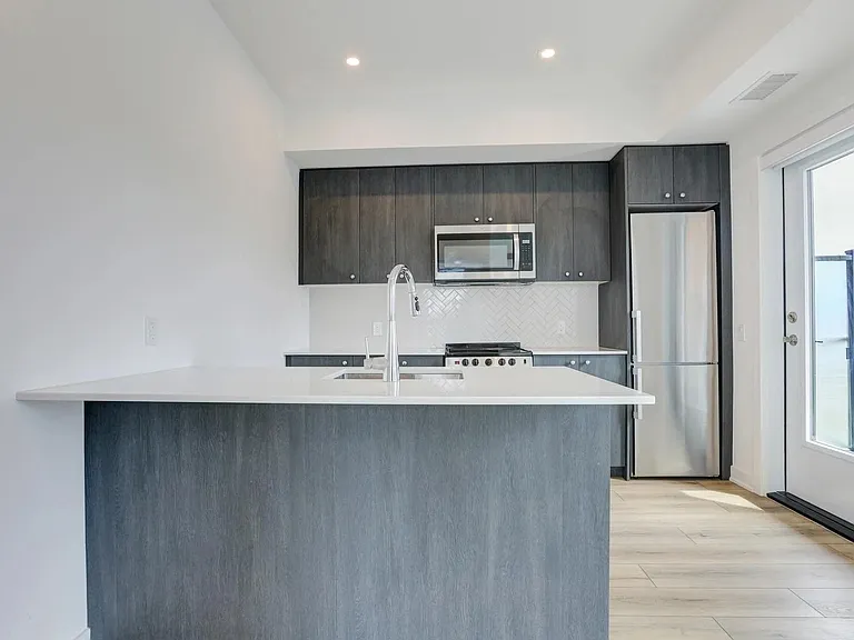 312 Erb St W #309 — Photo 11