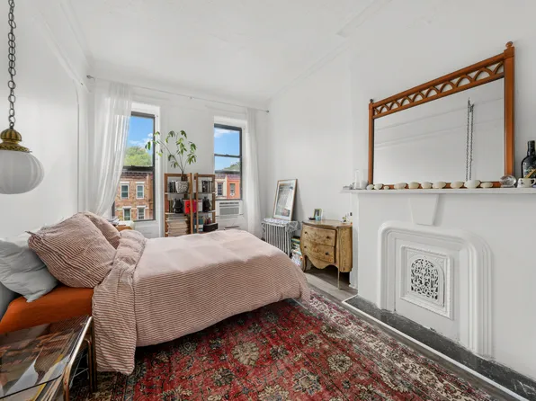 1002 Putnam Avenue image 6 of 12