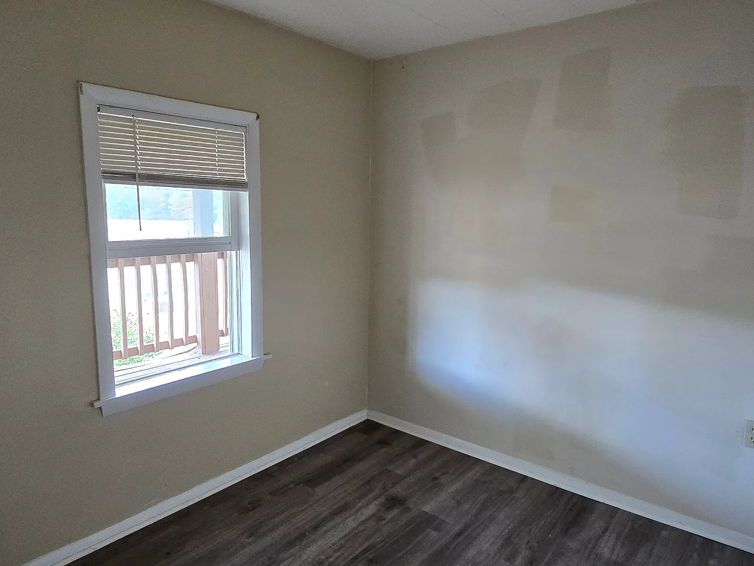 3 bed, 1.0 bath, 700 sqft, $800 — Photo 4