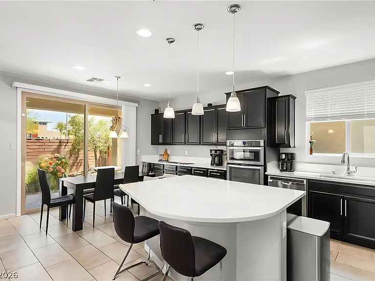 7240 Site St — Photo 3