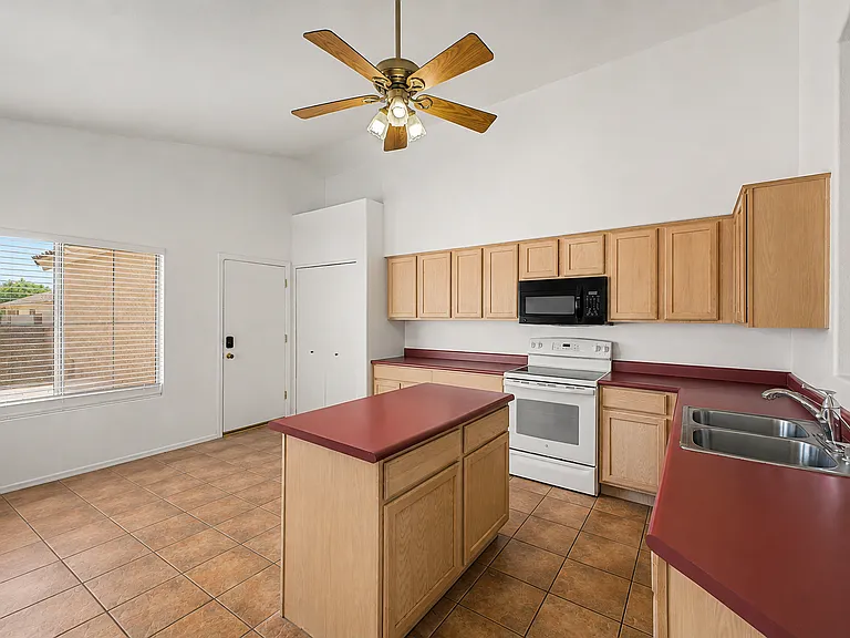 6906 W Phelps Rd — Photo 8