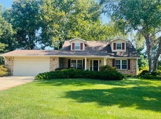 124 Travelers Trl, Saint Peters, MO