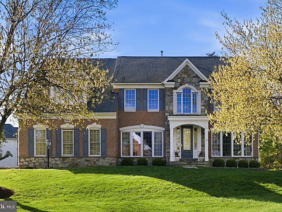 1st image of 22475 Forest Manor Dr