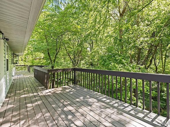 3rd image of 124 Christine Dr