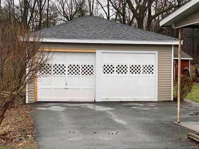82 Lyndon Rd — Photo 13