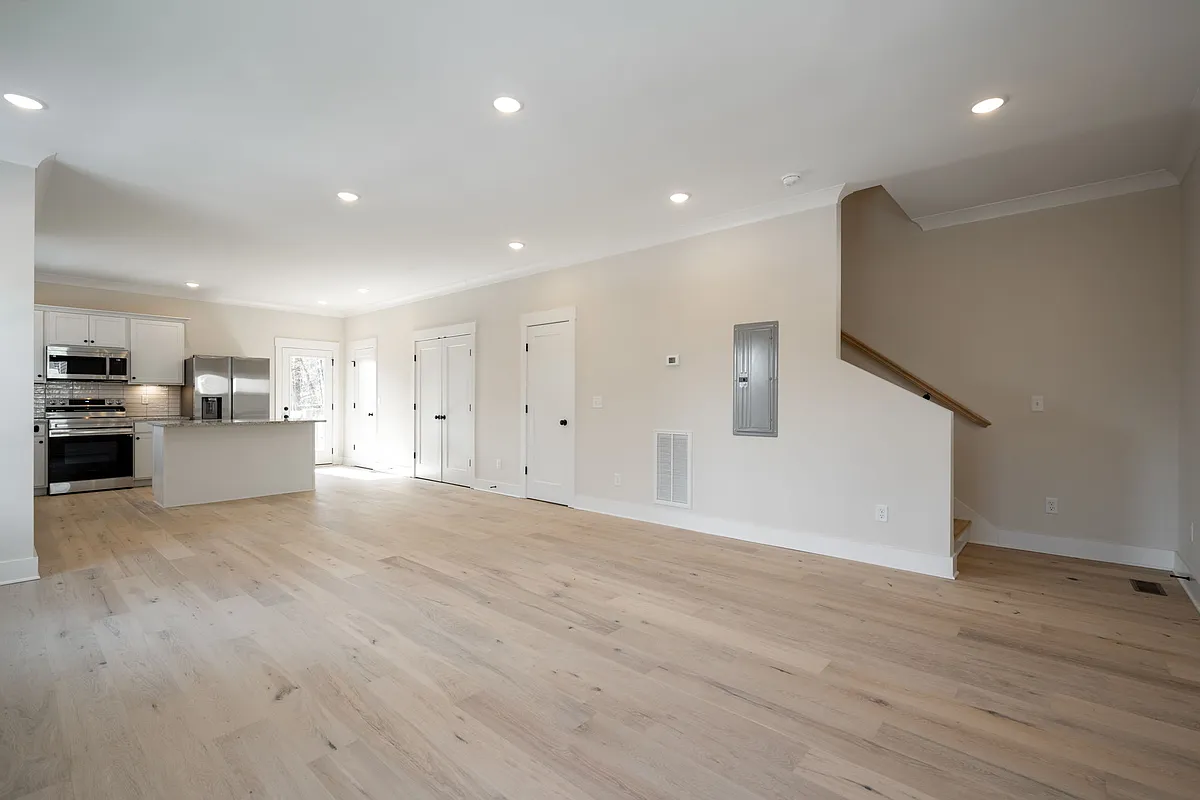 Building Photo - 347 Kellys Ferry Pl