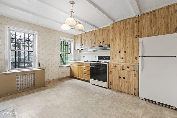 Sold by Corcoran | media 16