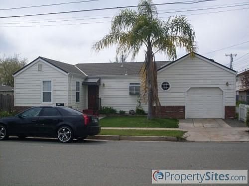 2nd image of 105 Mariposa St