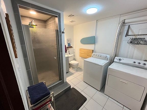 5th image of 4229 Larchmont Dr