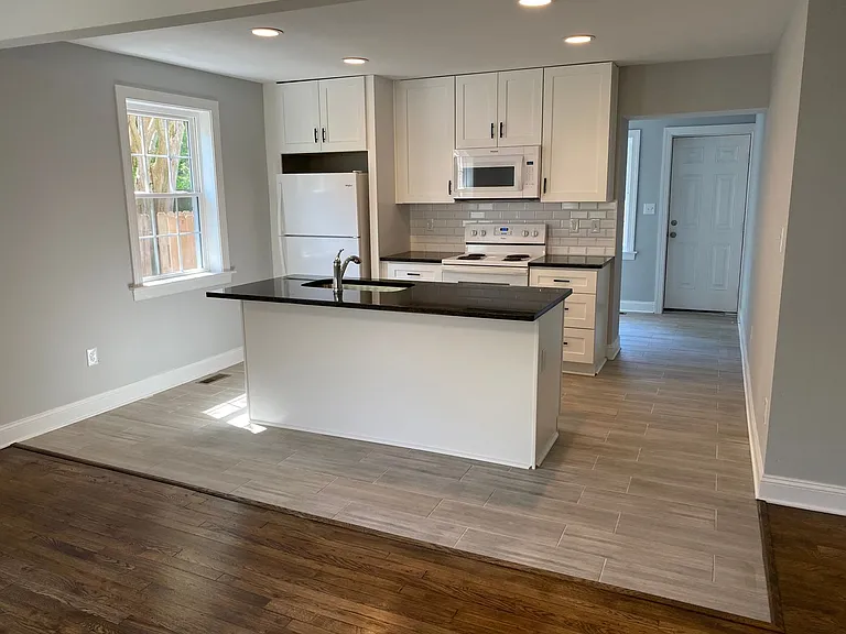 3505 Rosewood Ave — Photo 4