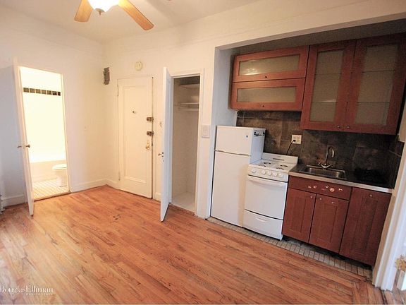 3rd image of 1515 Lexington Ave APT 5C