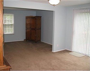 5th image of 200 Parkwood Dr