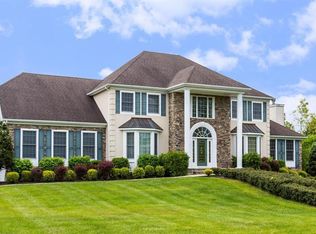 1 Alexis Dr, Farmingdale, NJ 07727