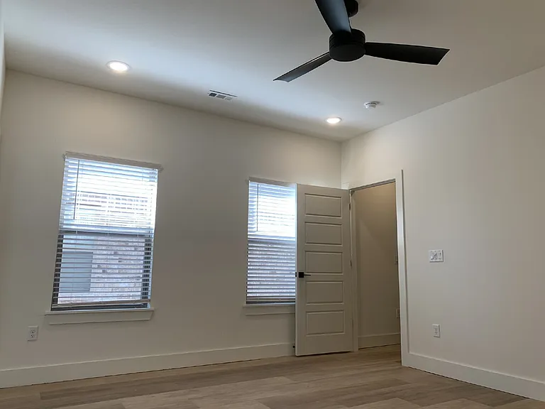 2634 SW Livingston Sq #1 — Photo 8