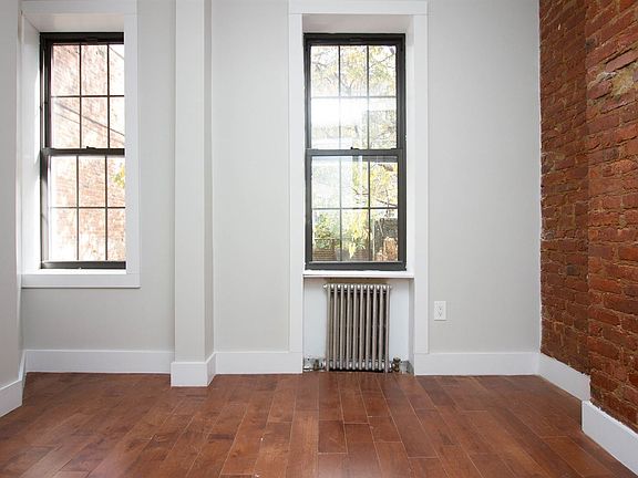 426_Menahan_St__1_(8_of_28)