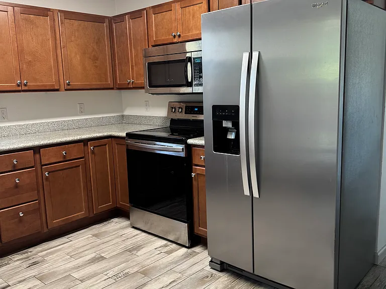 3393 Green Briar Cir #B — Photo 9
