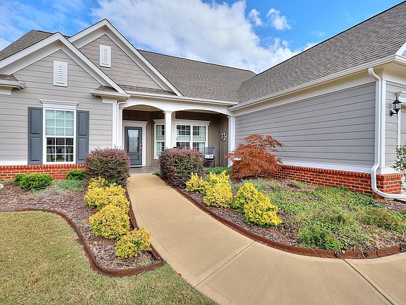 2nd image of 1021 Peachbelt St