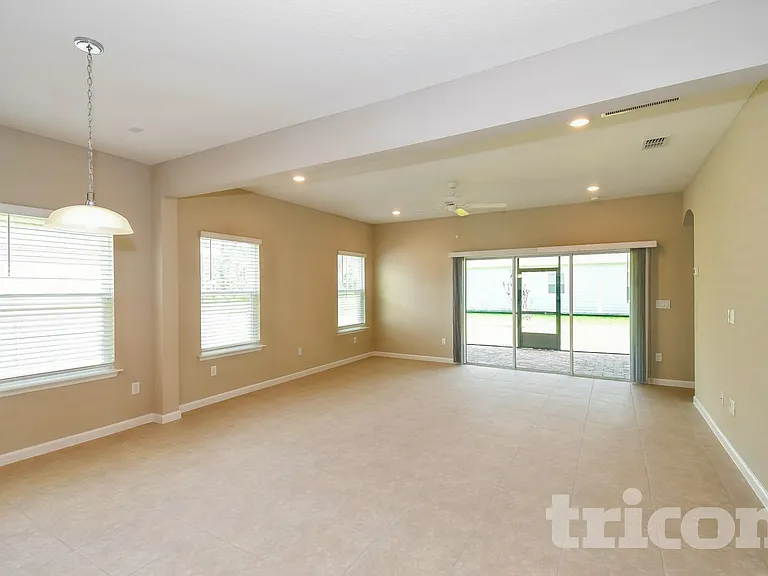 10328 Pavnes Creek Dr — Photo 2