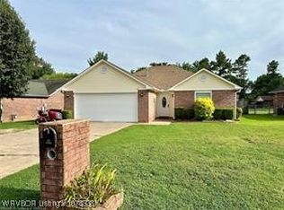 605 Nikolas St, Lavaca, AR 72941