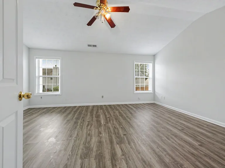 290 Clairidge Ln — Photo 23