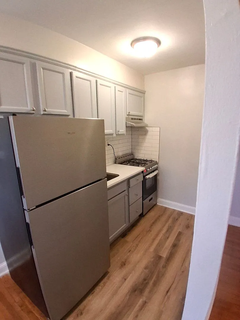 1266 Morse St Ne — Photo 4