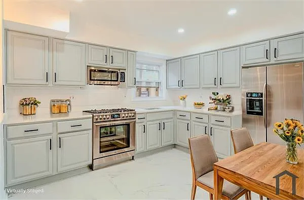 125 Webster St #2 — Photo 10