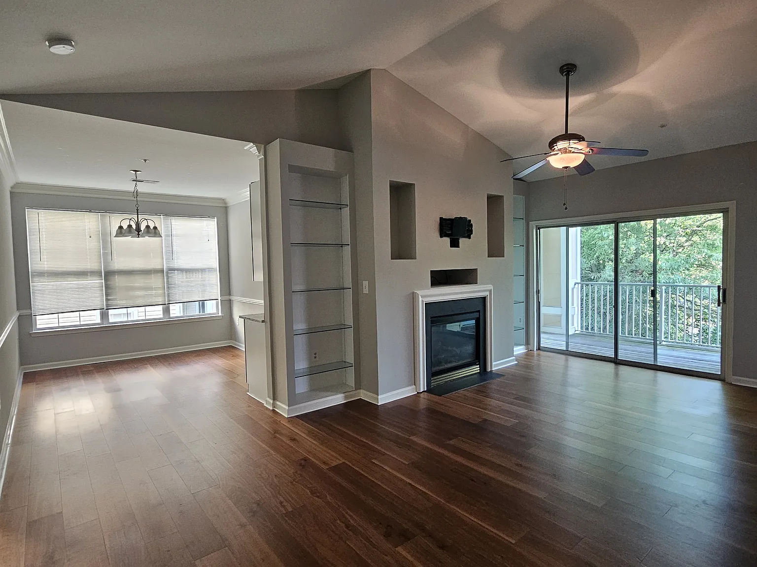 20901 Cedarpost Sq — Photo 1