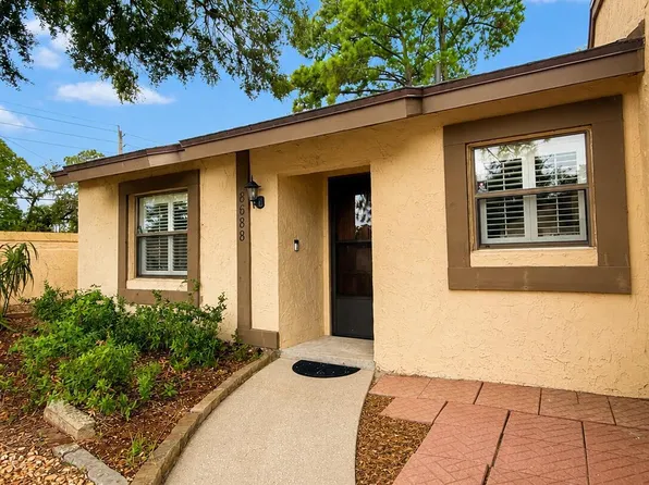 8688 DEERMOSS Way W, Jacksonville, FL 32217