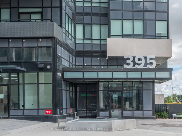 395 Dundas St W, Oakville, ON