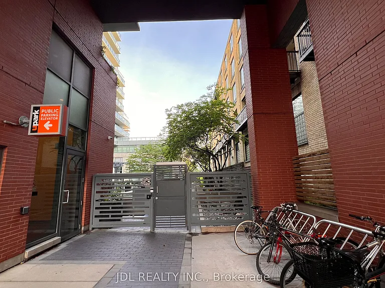 775 King St W #615 — Photo 15