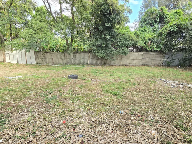 301 Hope Cir — Photo 14