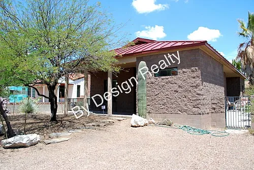 1213 E Water St #1 Photo 1