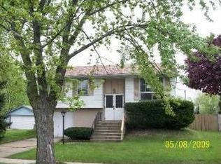 323 Hickory Ave, Romeoville, IL 60446