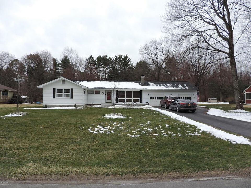 1st image of 17 Wincrest Dr